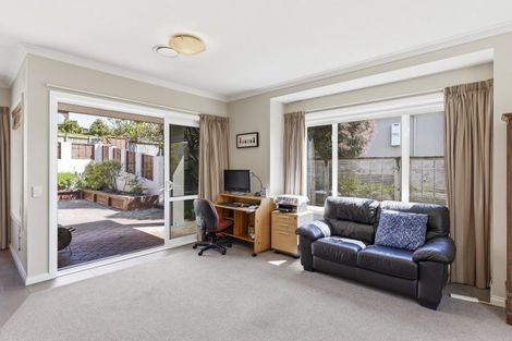 Photo of property in 10 Metzenthin Close, Raumati South, Paraparaumu, 5032