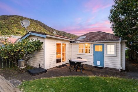 Photo of property in 26 Kauri Street, Eastbourne, Lower Hutt, 5013