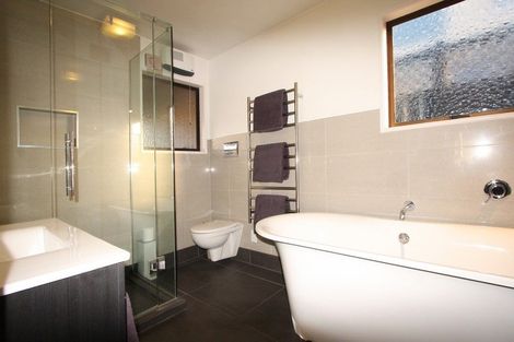 Photo of property in 19 Hood Crescent, Arrowtown, 9302