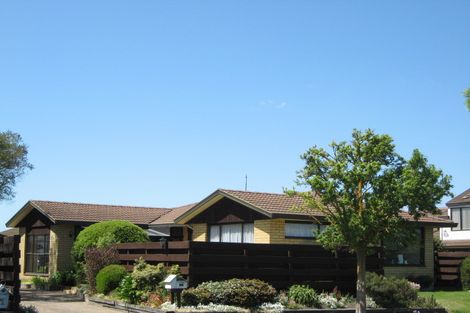 Photo of property in 40 Dunbarton Street, Redwood, Christchurch, 8051