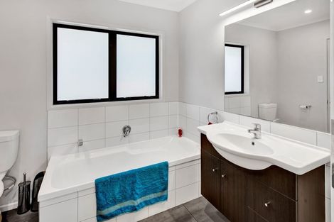 Photo of property in 44 Belt Road, Moturoa, New Plymouth, 4310