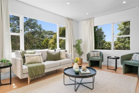 Photo of property in 1 Wakely Road, Newlands, Wellington, 6037