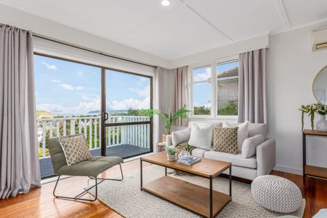 Photo of property in 2 Mapplebeck Street, Titahi Bay, Porirua, 5022