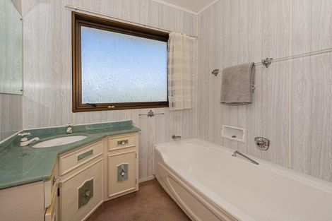 Photo of property in 50 Du Fresne Place, Russell, 0202