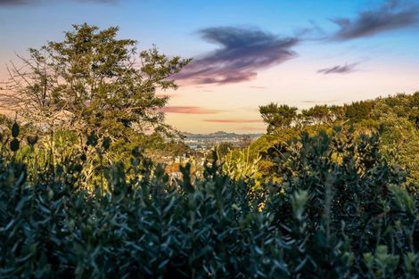 Photo of property in 1/30 Elizabeth Drive, West Harbour, Auckland, 0618