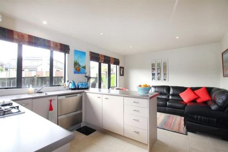 Photo of property in 10 Dawood Place, The Gardens, Auckland, 2105