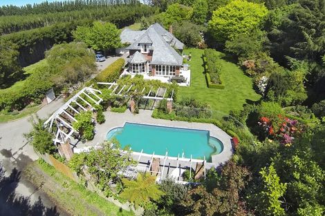 Photo of property in 163 Gardiners Road, Harewood, Christchurch, 8051