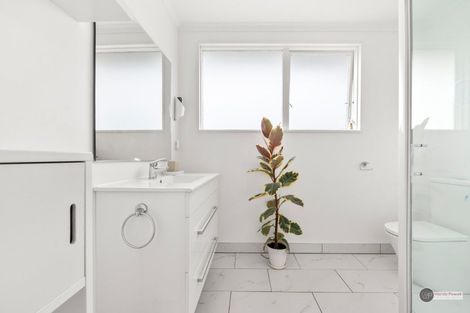 Photo of property in 21 Montana Road, Totara Park, Upper Hutt, 5018