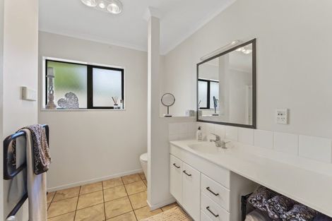 Photo of property in 8 Sapphire Grove, Birchville, Upper Hutt, 5018