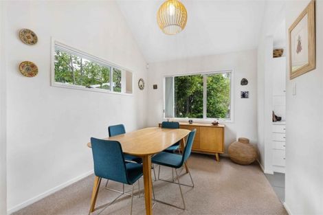 Photo of property in 1/41 Ravenwood Drive, Forrest Hill, Auckland, 0620