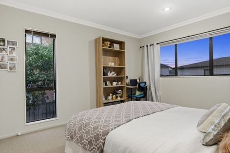 Photo of property in 53 Medallion Drive, Oteha, Auckland, 0632