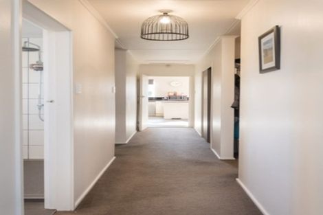 Photo of property in 2 Lynley Crescent, Blenheim, 7201