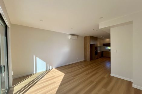 Photo of property in 25 Kuaha Road, Massey, Auckland, 0614