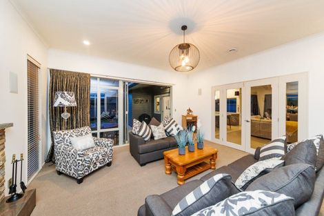Photo of property in 3 Rodeo Drive, Kelvin Grove, Palmerston North, 4414
