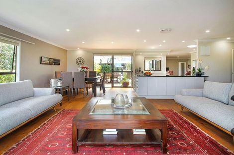 Photo of property in 25 Stella Drive, Clarks Beach, 2122