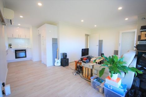 Photo of property in 1/52 Knightsbridge Drive, Forrest Hill, Auckland, 0620