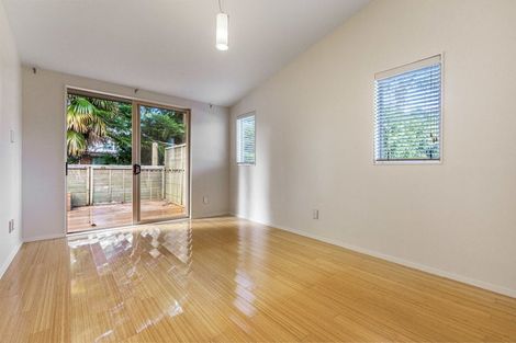 Photo of property in 70a Verran Road, Birkdale, Auckland, 0626