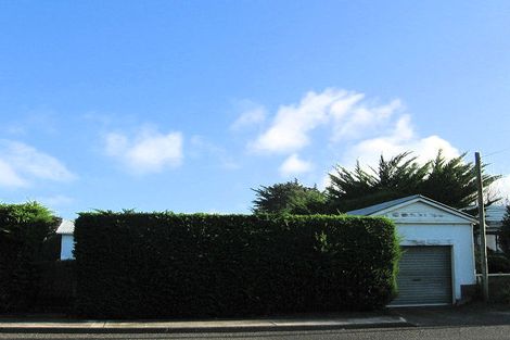 Photo of property in 10 Rauparaha Street, Waikanae Beach, Waikanae, 5036