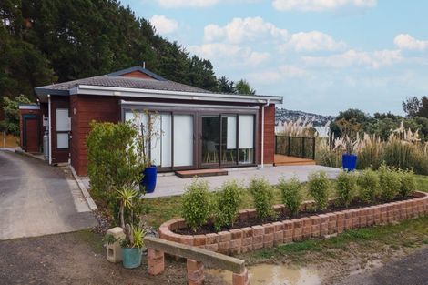 Photo of property in 8 Papakowhai Road, Papakowhai, Porirua, 5024