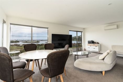 Photo of property in 52 Mccormacks Bay Road, Mount Pleasant, Christchurch, 8081