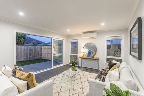 Photo of property in 20 Koru Loop, Paraparaumu, 5032