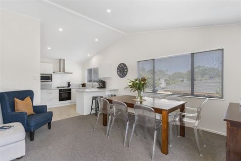 Photo of property in 2/8 Wattle Street, New Lynn, Auckland, 0600