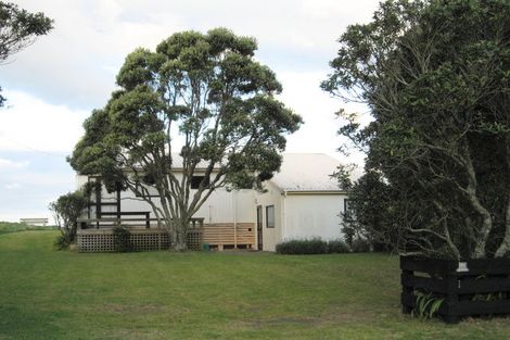 Photo of property in 102 Tangaroa Road, Whangamata, 3620