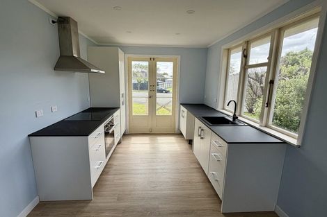 Photo of property in 6 Ayr Place, Hokowhitu, Palmerston North, 4410