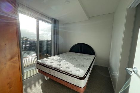 Photo of property in 7 Ceramic Lane, New Lynn, Auckland, 0600