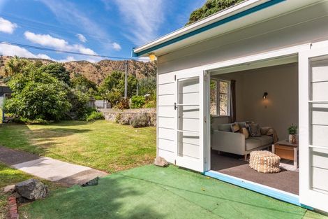 Photo of property in 93 Wellington Road, Paekakariki, 5034