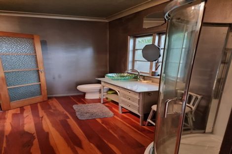 Photo of property in 10 Mona Avenue, Mangere Bridge, Auckland, 2022