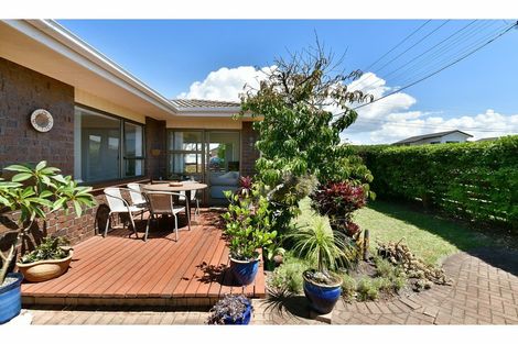 Photo of property in 37 Centreway Road, Orewa, 0931