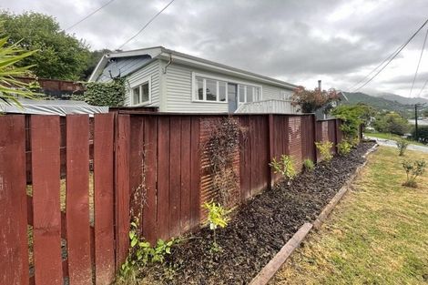 Photo of property in 25 Lincoln Street, Picton, 7220