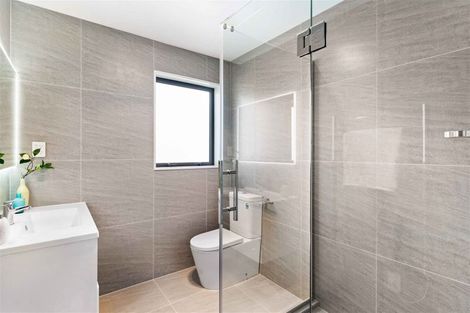 Photo of property in 33d Roseberry Avenue, Birkenhead, Auckland, 0626