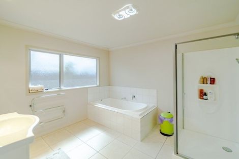 Photo of property in 15 Portland Place, Poraiti, Napier, 4112