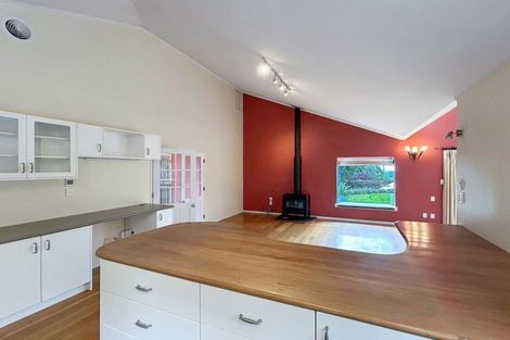 Photo of property in 1a Tui Crescent, Waikanae, 5036