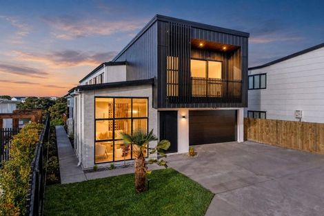 Photo of property in 18 Pukeko Road, Hobsonville, 0616