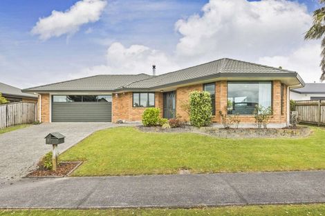 Photo of property in 8 Woodgate Court, Fitzherbert, Palmerston North, 4410