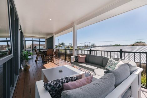 Photo of property in 50a Pratt Avenue, Foxton Beach, Foxton, 4815