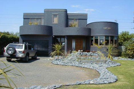 Photo of property in 10 Mona Avenue, Mangere Bridge, Auckland, 2022