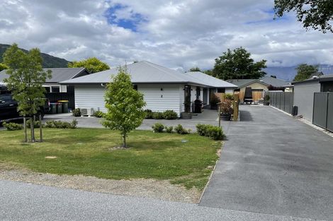 Photo of property in 2 Preston Drive, Arrowtown, 9302