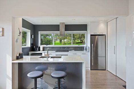 Photo of property in 34 Sunnyhill Crescent, Sunnyhills, Auckland, 2010