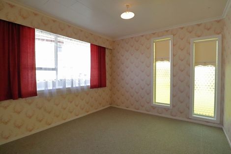 Photo of property in 16 Oberon Street, Stratford, 4332