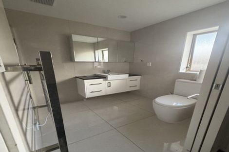 Photo of property in 5a Thurston Place, Bucklands Beach, Auckland, 2012