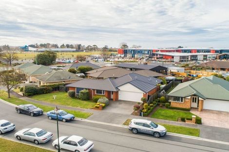 Photo of property in 5 Blue Gum Place, New Brighton, Christchurch, 8083