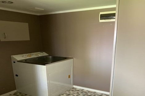 Photo of property in 57 View Road, Henderson, Auckland, 0612