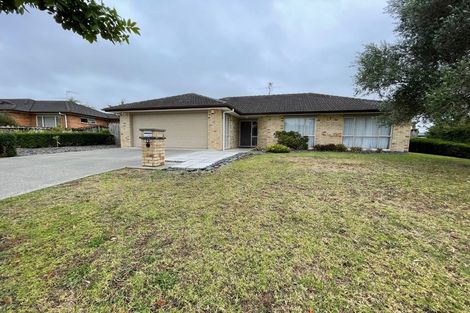 Photo of property in 12 Trevors Place, Pukekohe, 2120