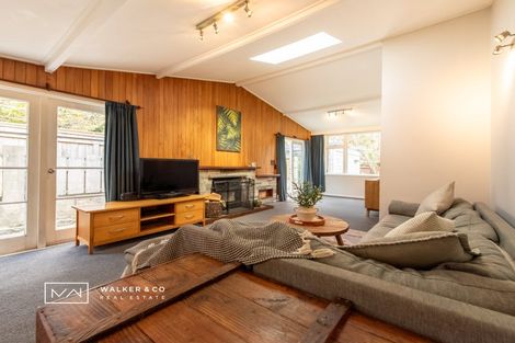 Photo of property in 5 Elmslie Road, Pinehaven, Upper Hutt, 5019