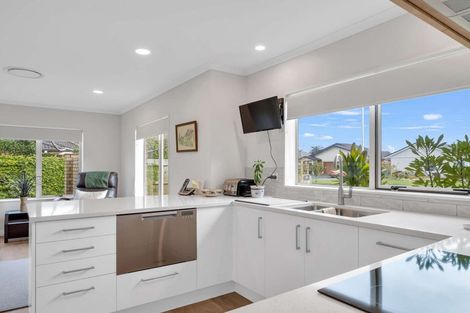 Photo of property in 21 Beachwater Drive, Papamoa Beach, Papamoa, 3118