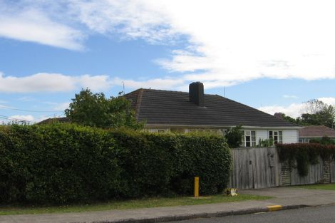 Photo of property in 33 Philomel Crescent, Bayswater, Auckland, 0622